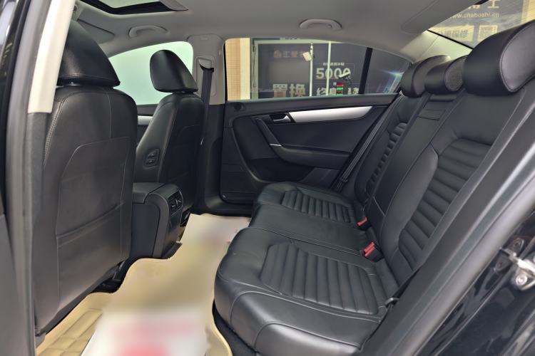 Used Volkswagen Magotan 2015 1.8TSI Advanced Model Interior 6
