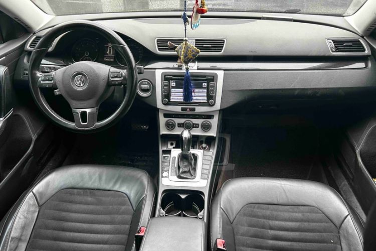 Used Volkswagen Magotan 2015 Facelift 1.8TSI Luxury Model Interior 6