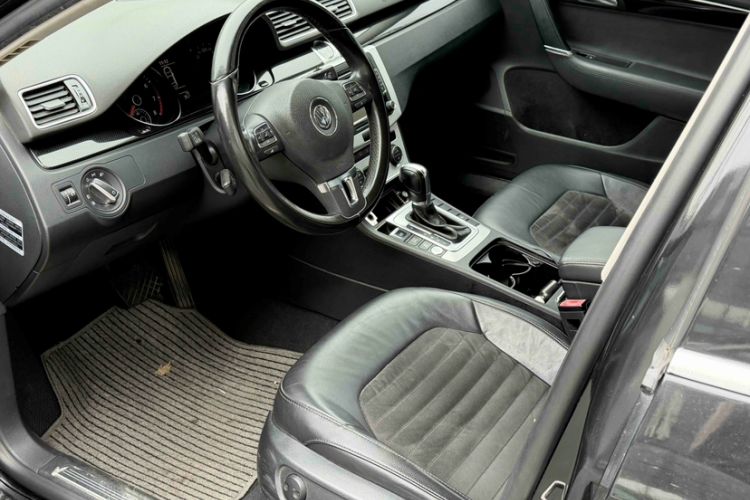 Used Volkswagen Magotan 2015 Facelift 1.8TSI Luxury Model Interior 7