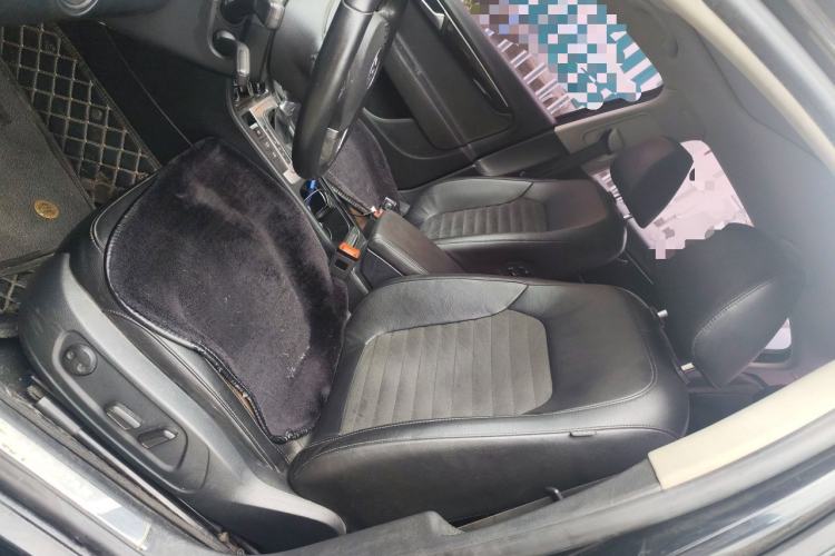 Used Volkswagen Magotan 2015 2.0 TSI Luxury Model Left Front Seat