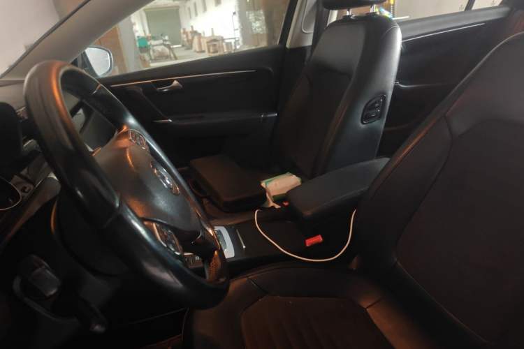 Used Volkswagen Magotan 2015 2.0 TSI Luxury Model Left Front Seat