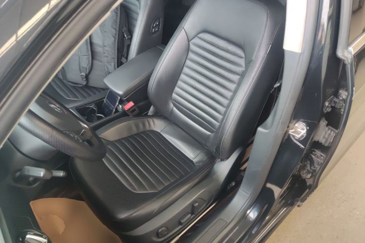 Used Volkswagen Magotan 2015 1.8TSI Advanced Model Left Front Seat