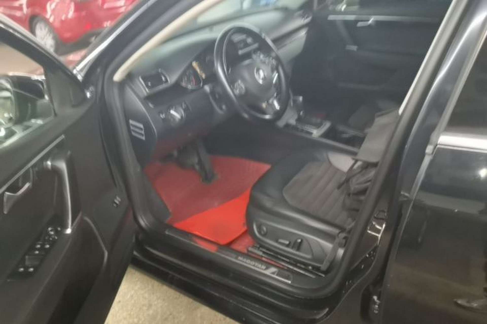 Used Volkswagen Magotan 2015 1.8TSI Luxury Model Left Front Seat