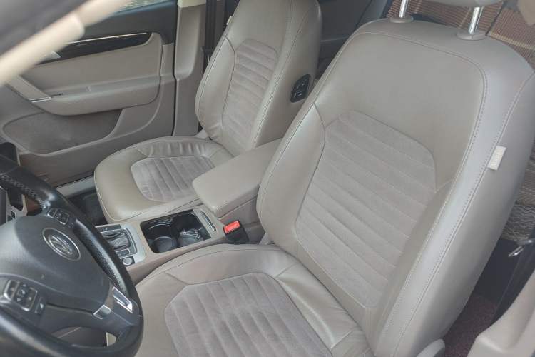 Used Volkswagen Magotan 2015 Facelift 1.8TSI Luxury Model Left Front Seat