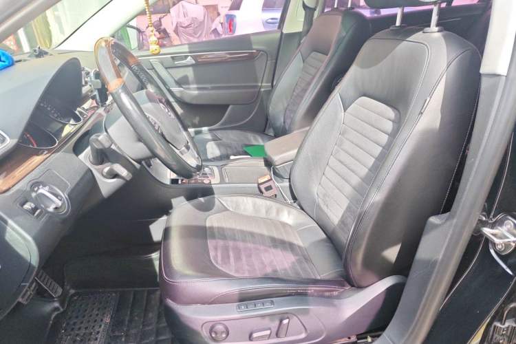 Used Volkswagen Magotan 2015 Revised Version 2.0 TSI Prestige Edition Left Front Seat