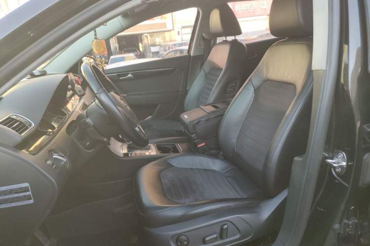 Used Volkswagen Magotan 2015 Revised Version 2.0 TSI Luxury Edition Left Front Seat