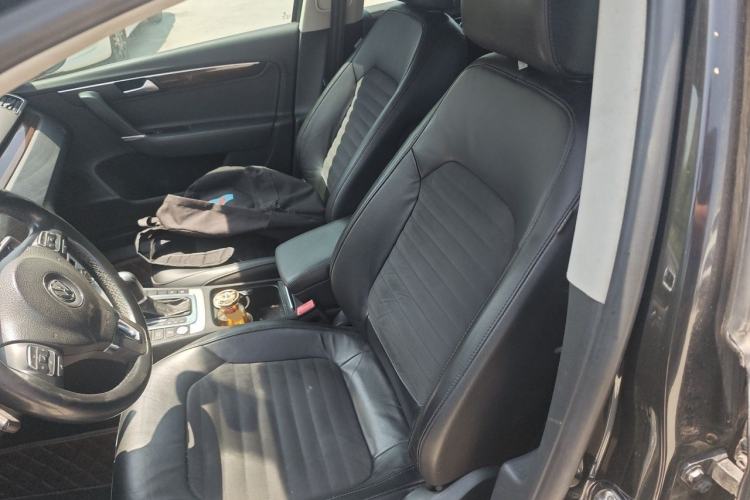 Used Volkswagen Magotan 2015 Revised Version 2.0 TSI Prestige Edition Left Front Seat