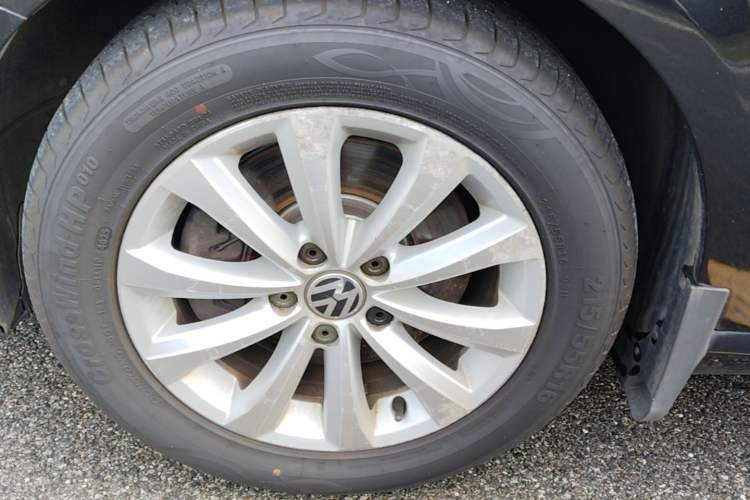 Used Volkswagen Magotan 2015 1.8TSI Luxury Model Left Front Wheel Hub