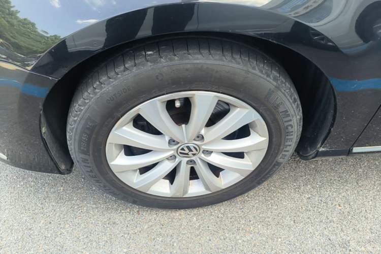 Used Volkswagen Magotan 2015 1.8TSI Advanced Model Left Front Wheel Hub