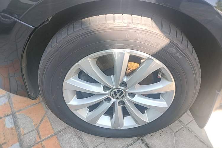 Used Volkswagen Magotan 2015 1.8TSI Advanced Model Left Front Wheel Hub