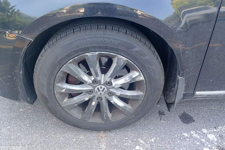 Used Volkswagen Magotan 2015 Facelift 1.8TSI Luxury Model Left Front Wheel Hub