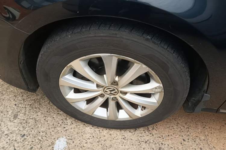 Used Volkswagen Magotan 2015 1.8TSI Advanced Model Left Front Wheel Hub