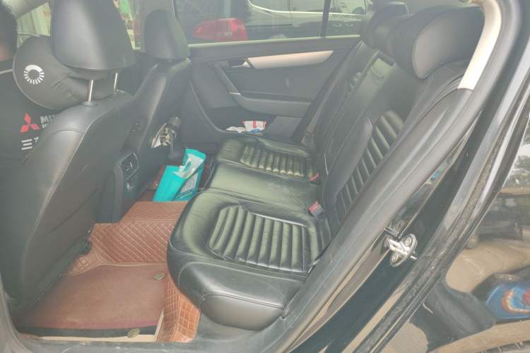 Used Volkswagen Magotan 2015 1.8TSI Comfort Model Left Rear Seat