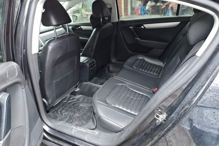 Used Volkswagen Magotan 2015 1.8TSI Advanced Model Left Rear Seat