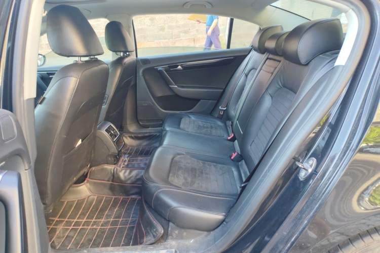 Used Volkswagen Magotan 2015 1.8TSI Luxury Model Left Rear Seat