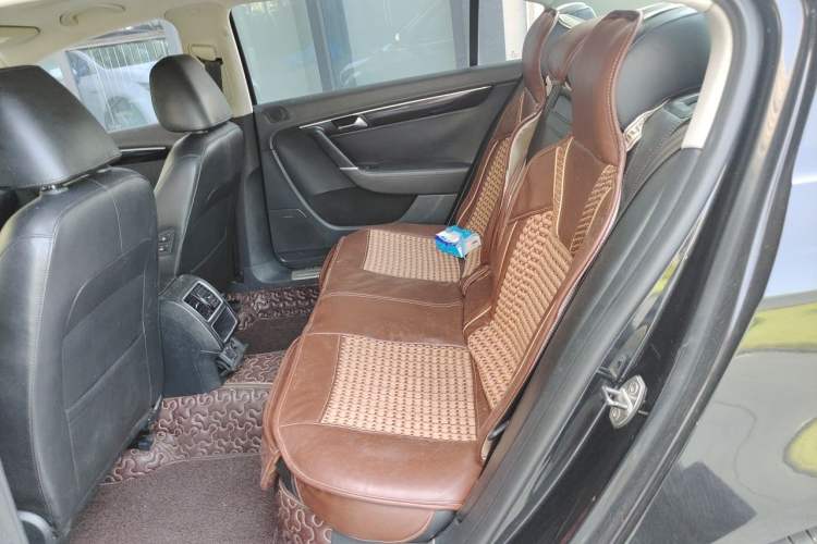 Used Volkswagen Magotan 2015 1.8TSI Luxury Model Left Rear Seat