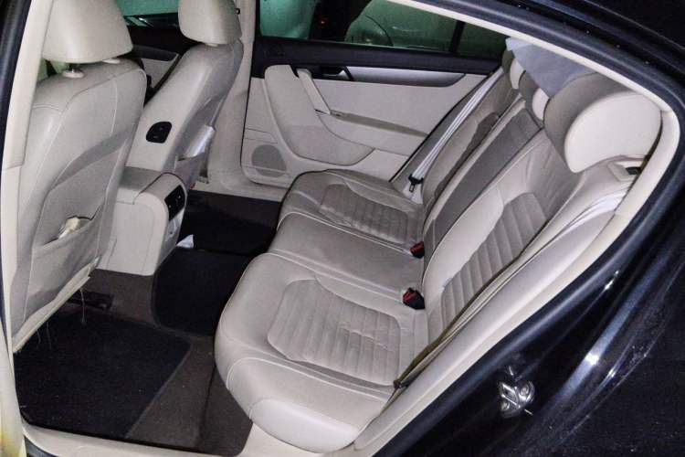 Used Volkswagen Magotan 2015 1.8TSI Advanced Model Left Rear Seat