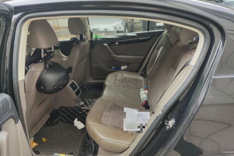 Used Volkswagen Magotan 2015 1.8TSI Luxury Model Left Rear Seat