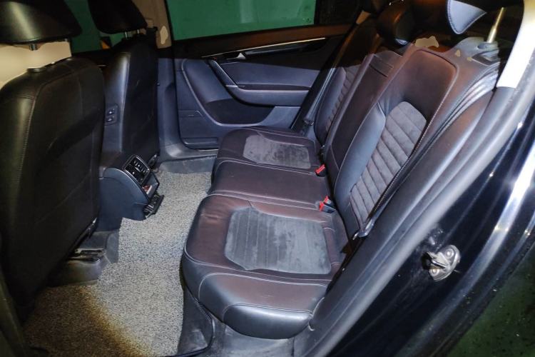 Used Volkswagen Magotan 2015 2.0 TSI Luxury Model Left Rear Seat