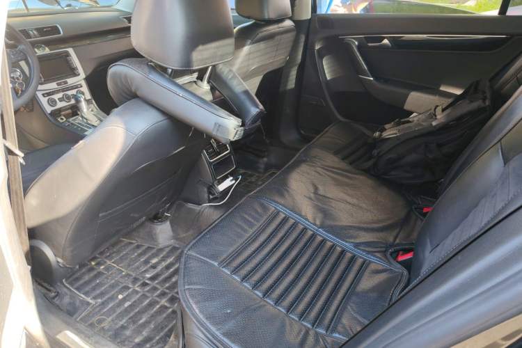 Used Volkswagen Magotan 2015 1.8TSI Luxury Model Left Rear Seat