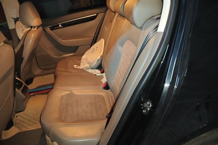 Used Volkswagen Magotan 2015 1.8TSI Luxury Model Left Rear Seat