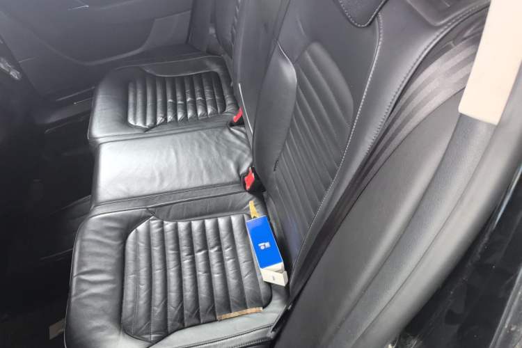 Used Volkswagen Magotan 2015 1.8TSI Advanced Model Left Rear Seat
