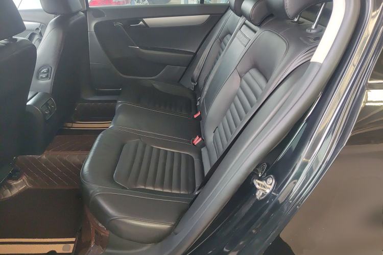 Used Volkswagen Magotan 2015 1.8TSI Advanced Model Left Rear Seat