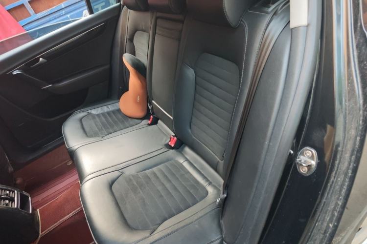 Used Volkswagen Magotan 2015 2.0 TSI Luxury Model Left Rear Seat