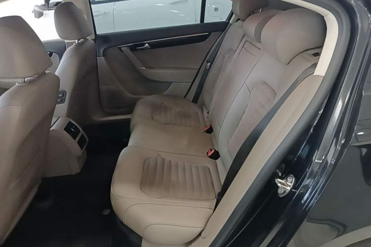 Used Volkswagen Magotan 2015 Facelift 1.8TSI Luxury Model Left Rear Seat