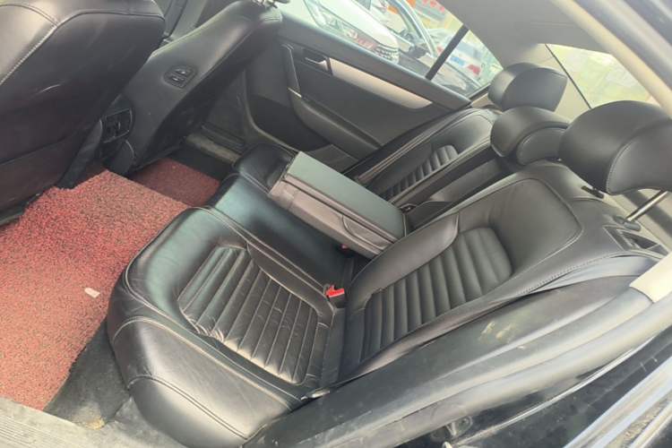 Used Volkswagen Magotan 2015 1.8TSI Advanced Model Left Rear Seat