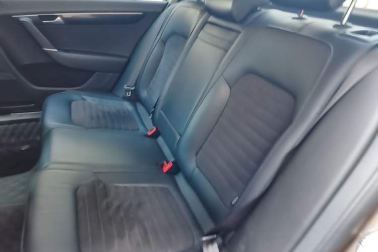 Used Volkswagen Magotan 2015 Facelift 1.8TSI Luxury Model Left Rear Seat