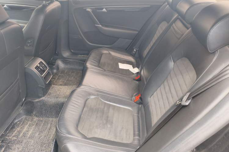 Used Volkswagen Magotan 2015 Revised 1.8TSI Prestige Version Left Rear Seat