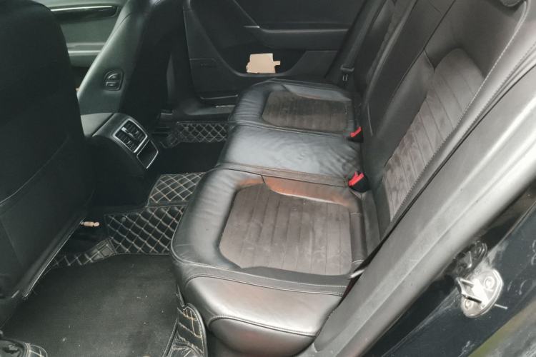 Used Volkswagen Magotan 2015 1.8TSI Luxury Model Left Rear Seat