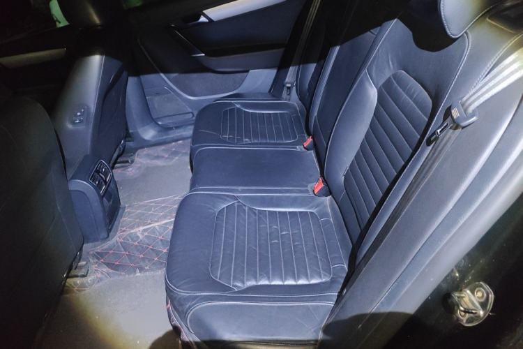 Used Volkswagen Magotan 2015 1.8TSI Advanced Model Left Rear Seat