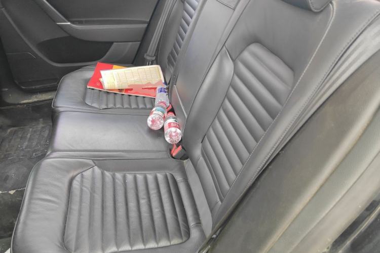 Used Volkswagen Magotan 2015 1.8TSI Advanced Model Left Rear Seat