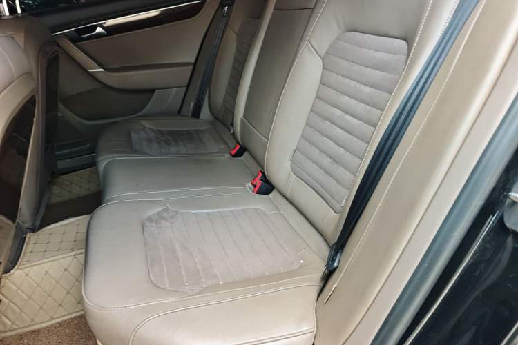 Used Volkswagen Magotan 2015 Revised 1.8TSI Prestige Version Left Rear Seat