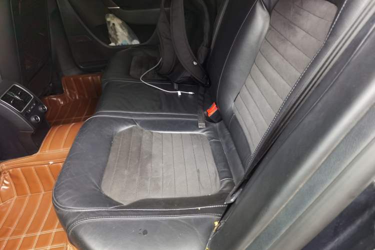 Used Volkswagen Magotan 2015 2.0 TSI Prestige Model Left Rear Seat