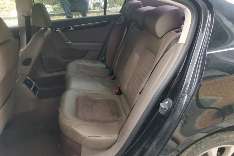 Used Volkswagen Magotan 2015 1.8TSI Luxury Model Left Rear Seat