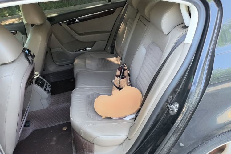 Used Volkswagen Magotan 2015 2.0 TSI Prestige Model Left Rear Seat