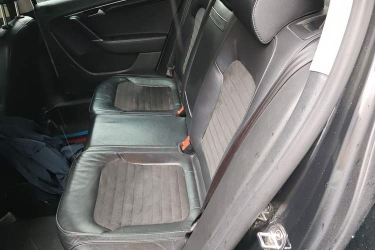 Used Volkswagen Magotan 2015 Revised Version 2.0 TSI Luxury Edition Left Rear Seat