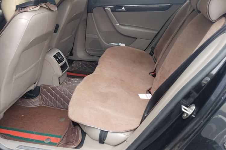 Used Volkswagen Magotan 2015 1.8TSI Luxury Model Left Rear Seat