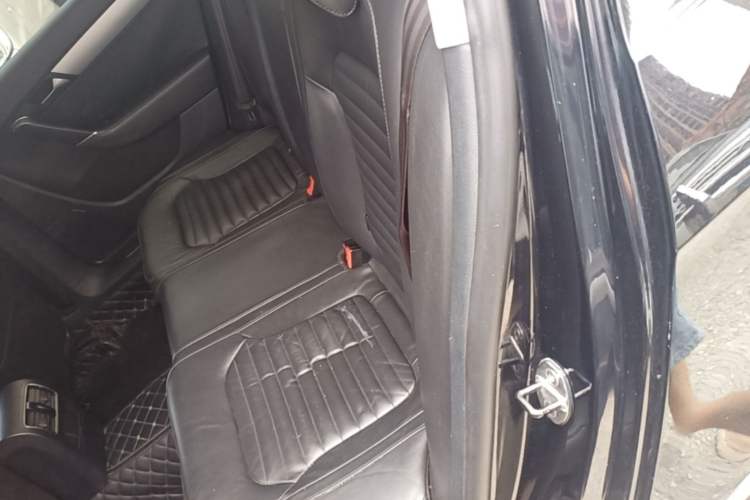 Used Volkswagen Magotan 2015 1.8TSI Advanced Model Left Rear Seat