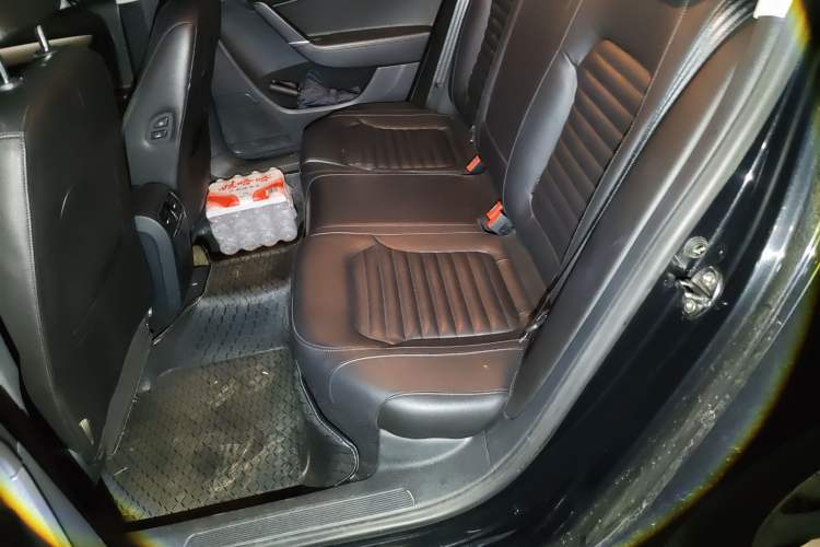 Used Volkswagen Magotan 2015 1.8TSI Advanced Model Left Rear Seat