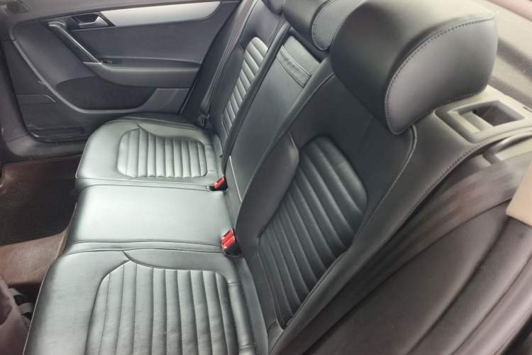 Used Volkswagen Magotan 2015 1.8TSI Advanced Model Left Rear Seat