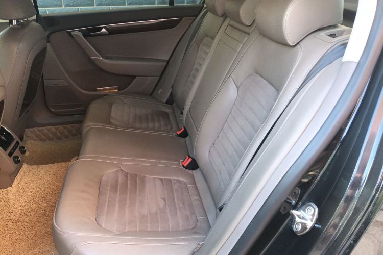 Used Volkswagen Magotan 2015 2.0 TSI Prestige Model Left Rear Seat
