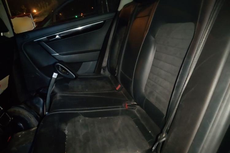 Used Volkswagen Magotan 2015 1.8TSI Luxury Model Left Rear Seat