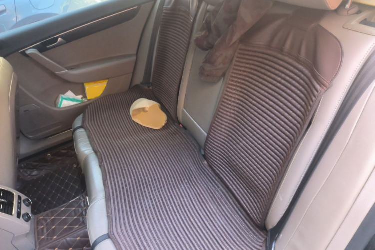 Used Volkswagen Magotan 2015 2.0 TSI Prestige Model Left Rear Seat