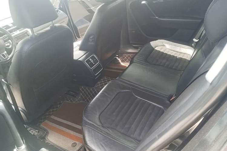 Used Volkswagen Magotan 2015 1.8TSI Luxury Model Left Rear Seat