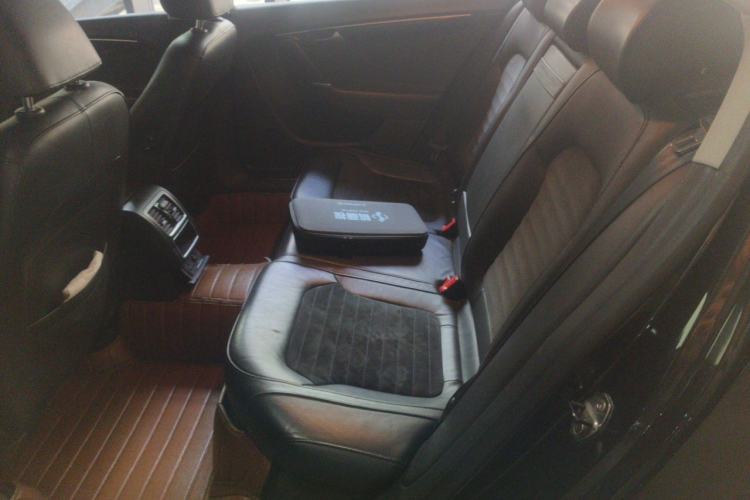 Used Volkswagen Magotan 2015 1.8TSI Luxury Model Left Rear Seat