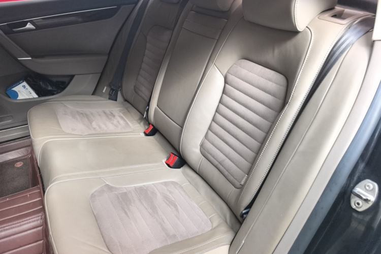 Used Volkswagen Magotan 2015 2.0 TSI Prestige Model Left Rear Seat